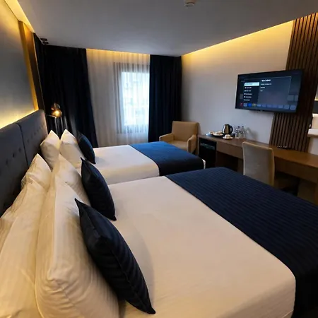 Hotel Revia Square 4*