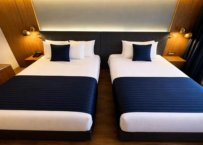 Hotel Revia Square 4*