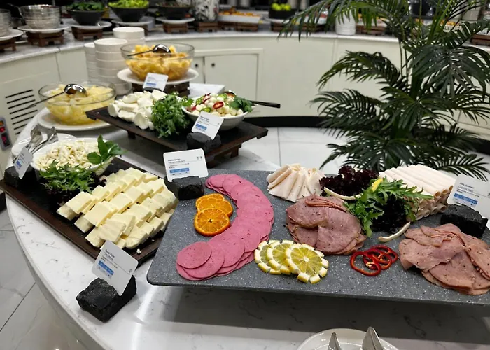 מלון Revia Square