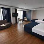 Revia Square Hotel 4*
