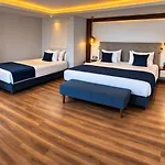 Revia Square Hotel 4*