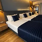 Revia Square Hotel