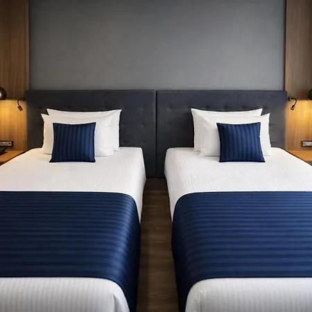 Revia Square Otel