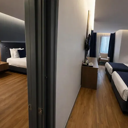 Revia Square Otel 4*