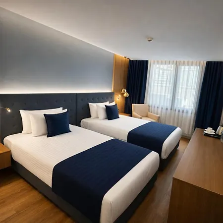 Revia Square 4*