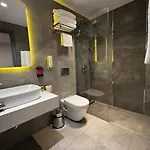 Revia Square Hotel