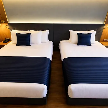 Revia Square 4*